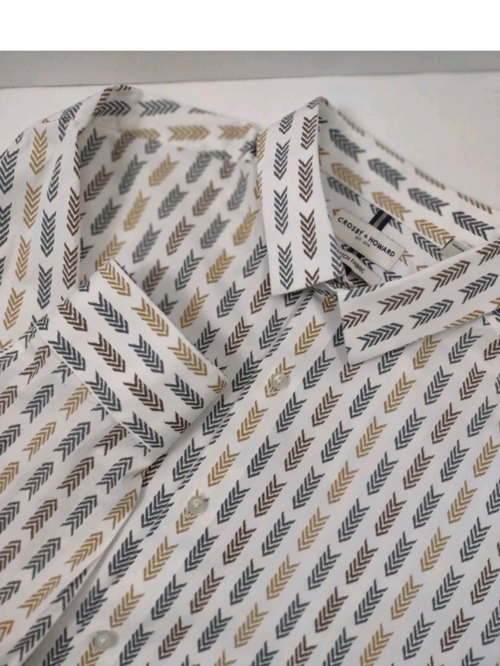 White Button-Down Shirt XL Stretch Fabric White & Brown Arrow Print Long Sleeve